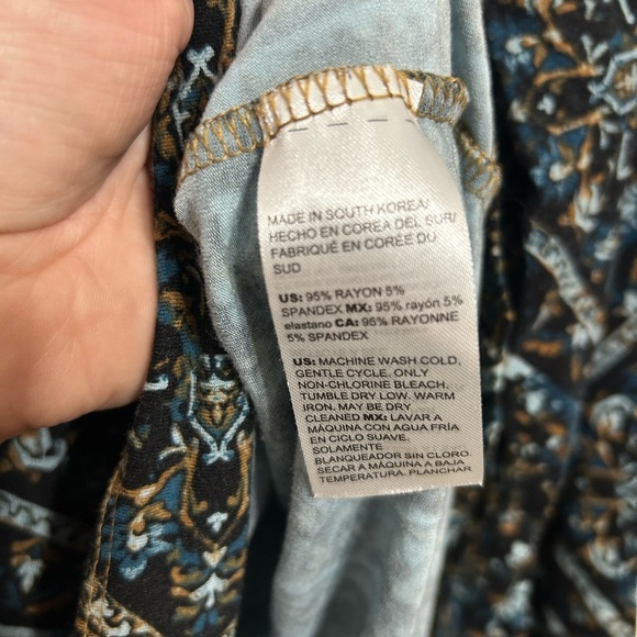 Chicos Bohemian Floral Geometric Block Layering Long Sleeve Tee Shirt - Picture 6 of 8